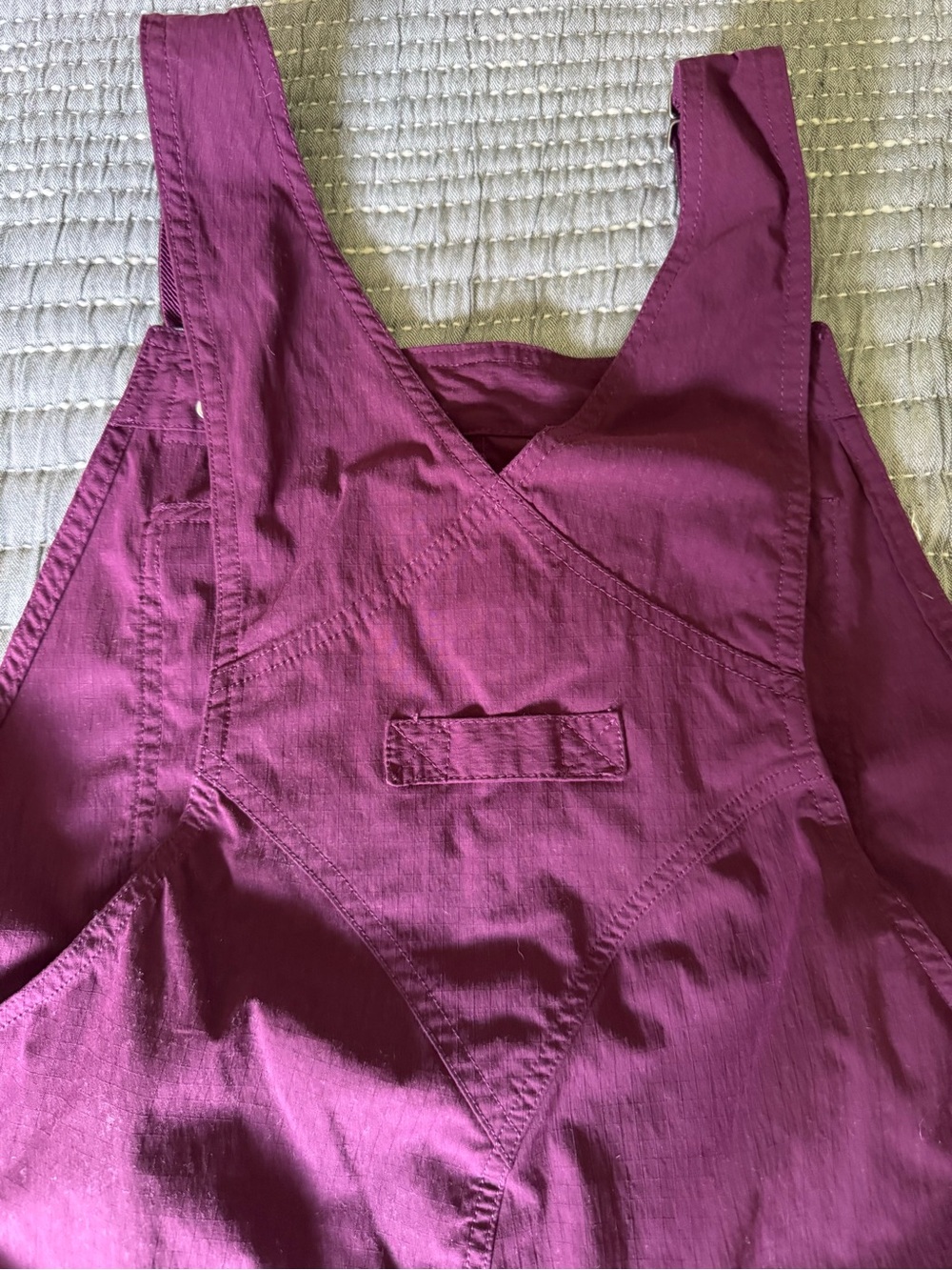 Duluth Trading co Heirloom Gardening Short Overalls Berry color - Picture 10 of 13